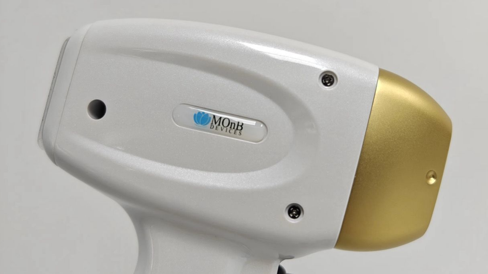 Ice Pro Handstück Detail mit goldenem Aufsatz